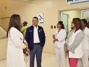 Director SNS realiza visita no programada a Maternidad La Altagracia