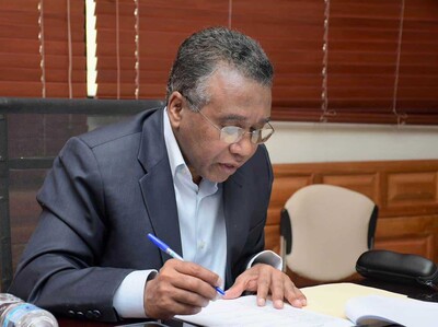 Desconocidos irrumpen en rresidencia de Félix Bautista