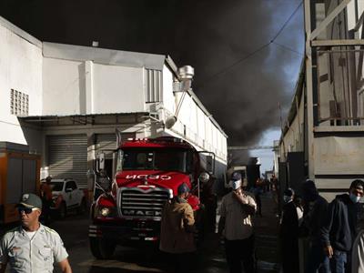 Fábrica de plásticos en Haina sufre incendio sin reportar afectados