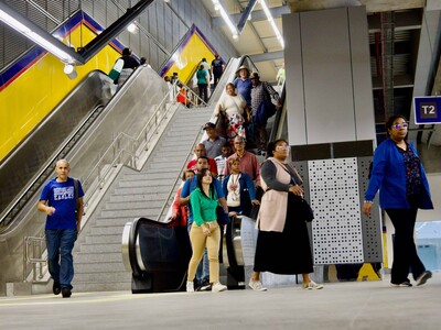 Metro implementa trasbordo provisional en la línea 2C