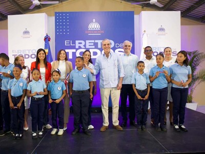 Presidente Abinader entrega escuela en Villa Mella