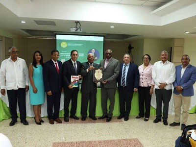 Reconocimiento Cruz Jiminián y Melanio Hernández por sus aportes