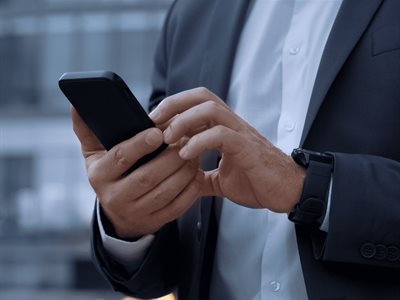 Indotel licita nuevas frecuencias para fortalecer redes móviles