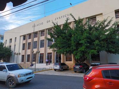 Defensa dice MP persigue a expareja de Núñez de Aza sin pruebas