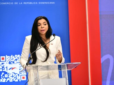 Yeni Berenice agradece solidaridad tras muerte de su padre