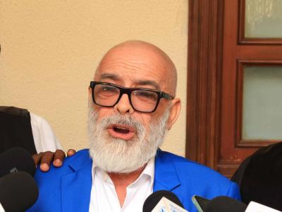 Ángel Martínez enfrenta juicio por difamación contra Faride Raful