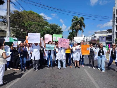 Empleados de Promese/Cal en Santiago exigen mejoras salariales