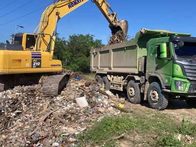 Sacan toneladas de basura de canal de riego en Santiago
