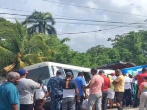 12 mujeres y tres hombre, entre los heridos en autobús de Supérate