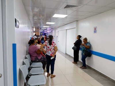 Denuncian que exdirector del Oncológico del Cibao nombró familiares