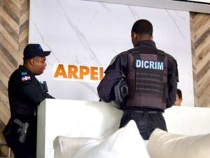 Dicrim inspecciona torre de Piantini donde murieron mujer y su hijo
