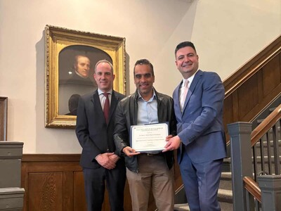 Harvard certifica al ortodoncista dominicano Marcos Peguero