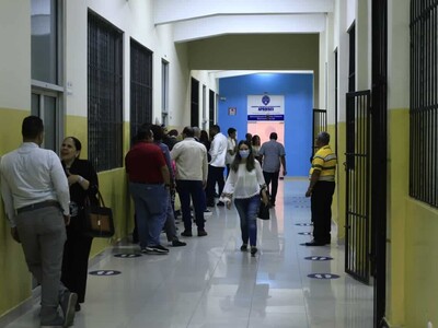 Más de 3,100 electores participan en elecciones en la UASD