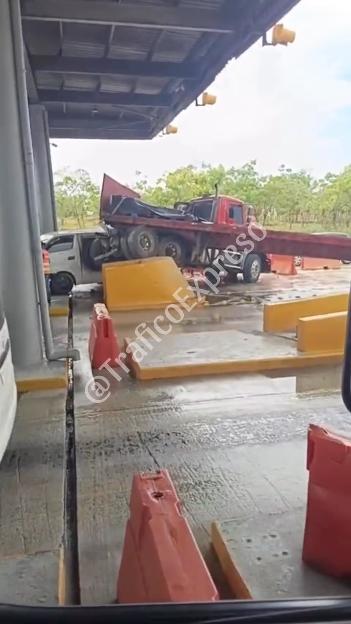 🚨 LA ALTAGRACIA ━━━━━━━━━━━━━━ ACCIDENTE GENERA CONGESTIÓN EN EL PEAJE CORAL 2 ━━━━━━━━━━━━━━ 📍 Peaje Coral 2 📌 Autov...
